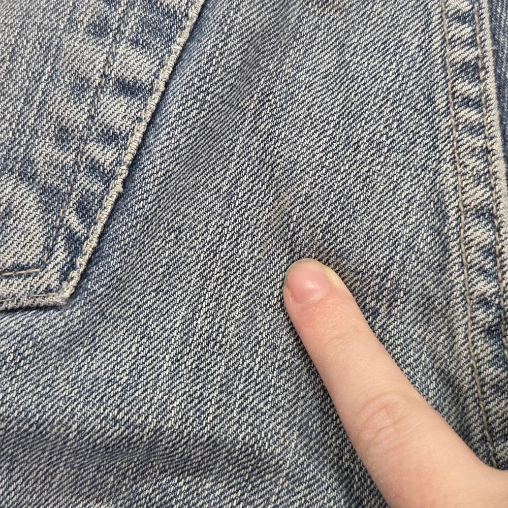 Diesel Jeans Mens Light Blue Straight Button Fly Faint Stains Hem Fits 28x30‎